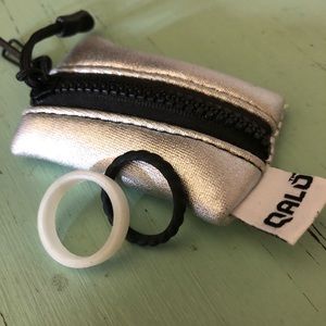 New Qalo Ladies Rings Size 8